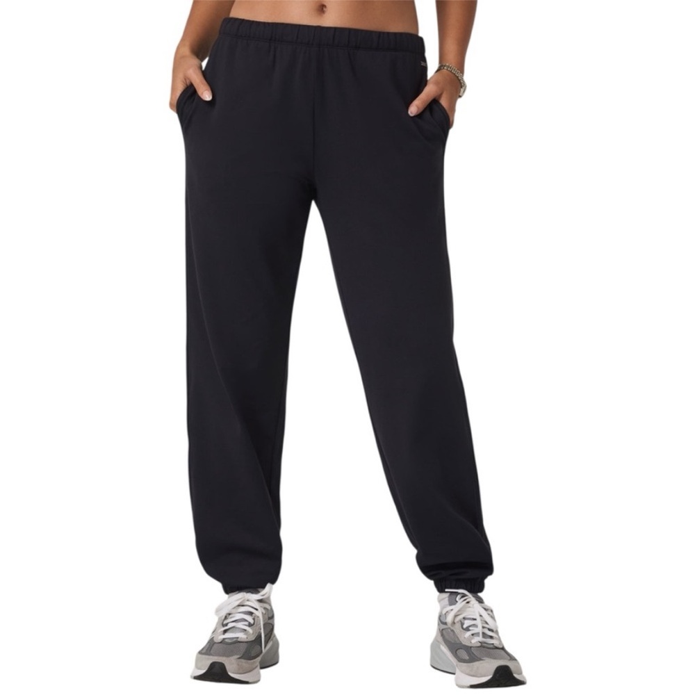 NWT Vuori Halo Modern Sweatpant size XS in Solid Black